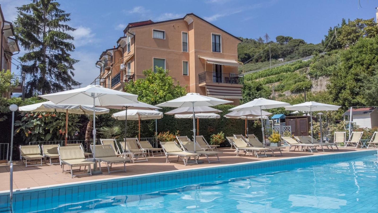 La Casa Del Gallo Pietra Ligure Exterior foto